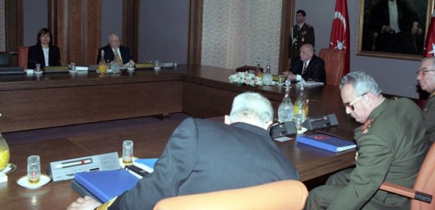 mgk-da-erbakan-in-onune-bu-haber-konulmustu_m